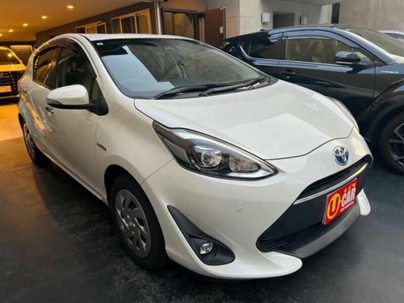 TOYOTA　AQUA