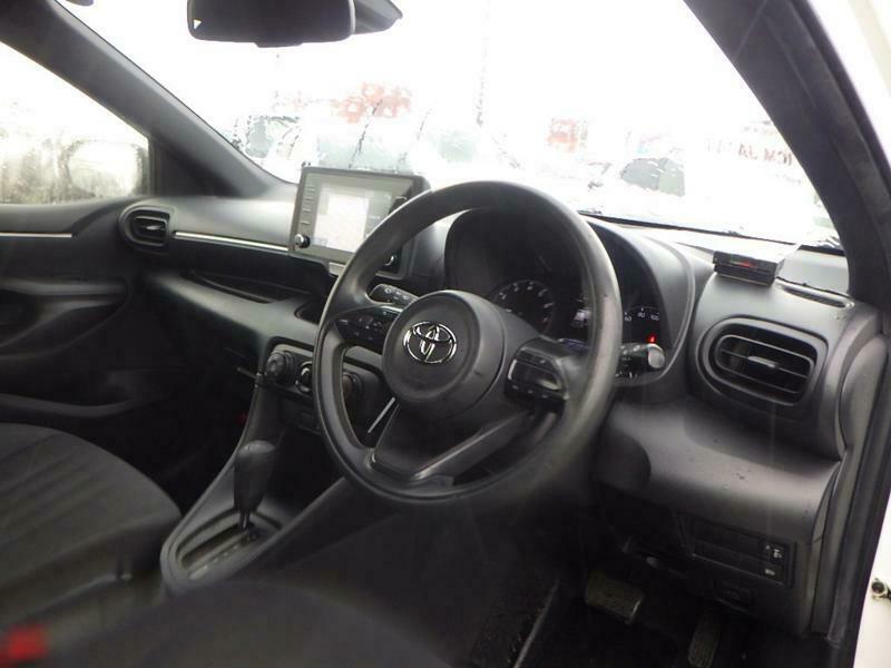 YARIS-15