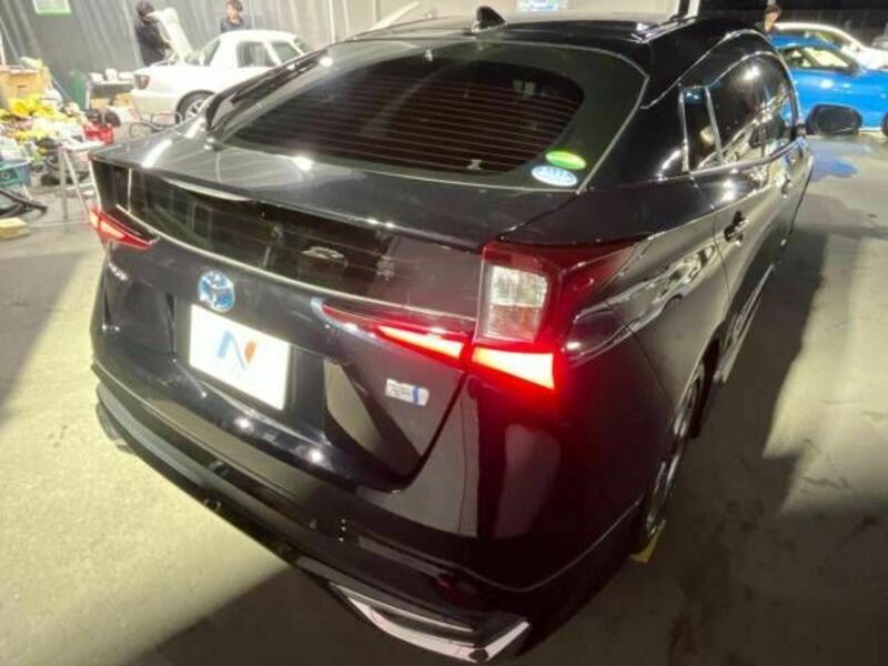 PRIUS-17