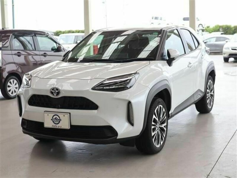 YARIS CROSS