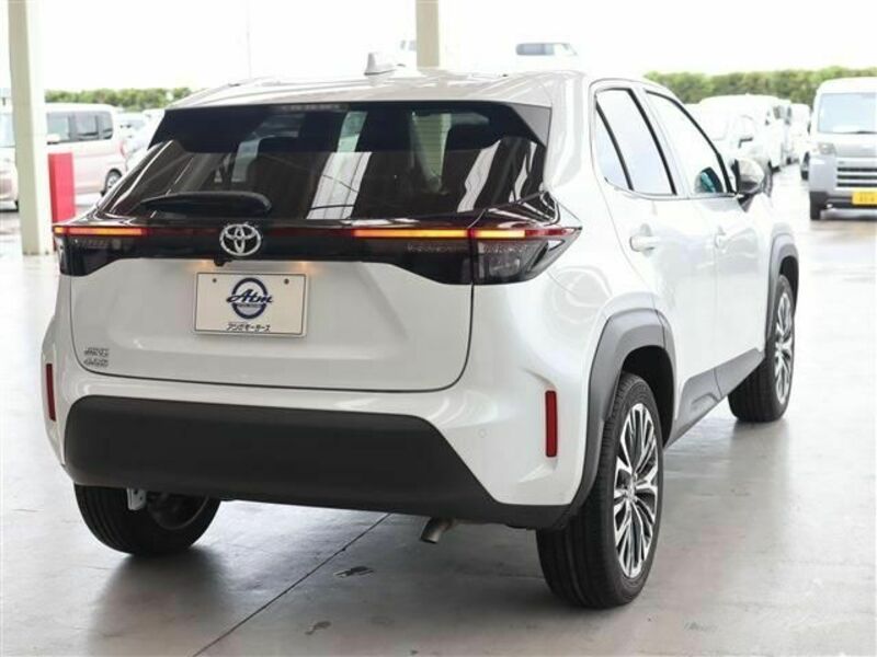 YARIS CROSS-6
