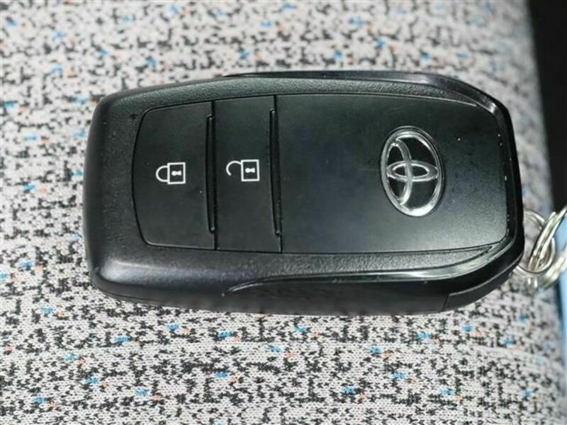 YARIS CROSS-14