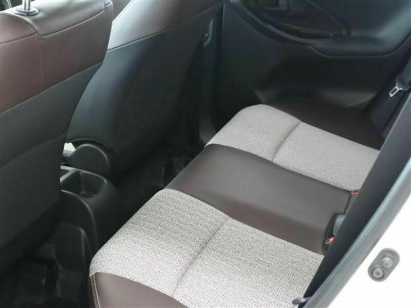 YARIS CROSS-17