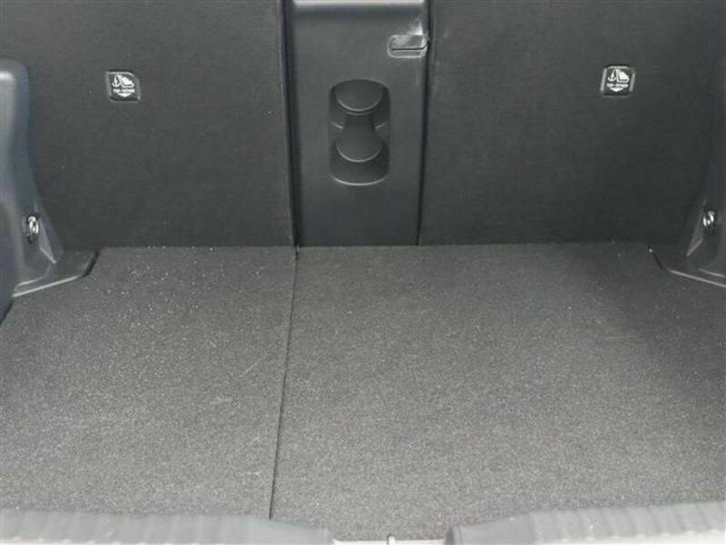YARIS CROSS-18