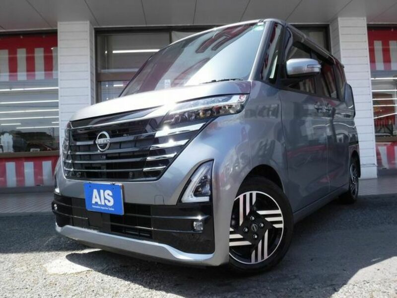 NISSAN　ROOX