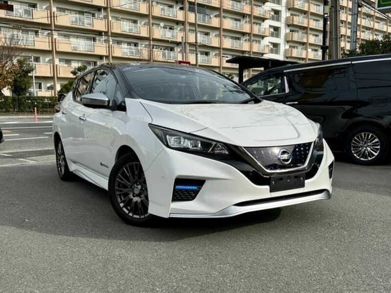 NISSAN　LEAF