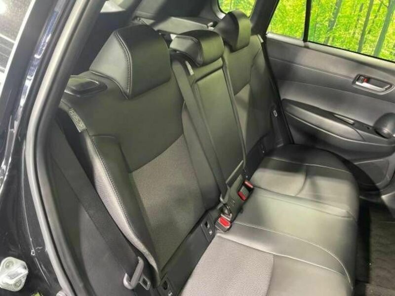 COROLLA CROSS-8