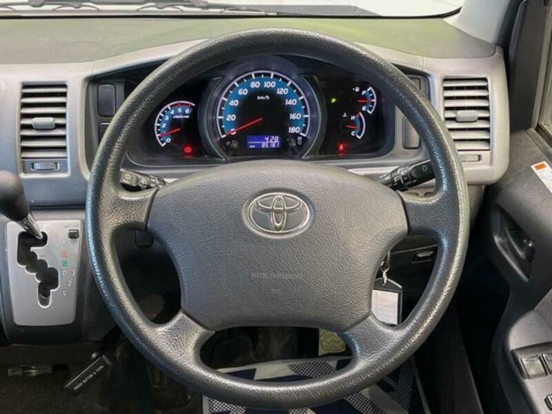 HIACE VAN-11