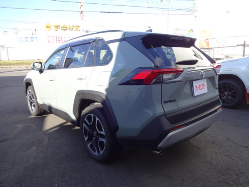 RAV4-1