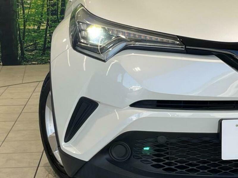 C-HR-11