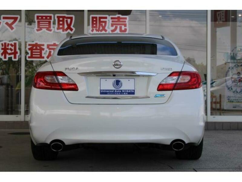 FUGA HYBRID-11