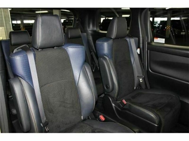 VELLFIRE-13