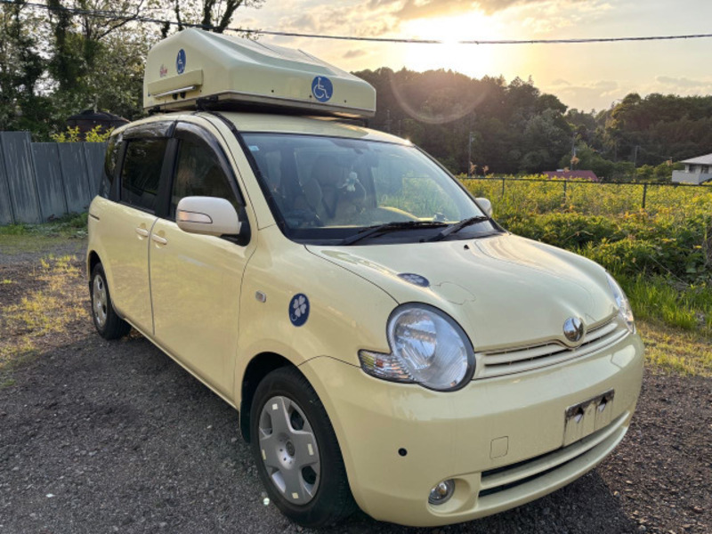 TOYOTA　SIENTA