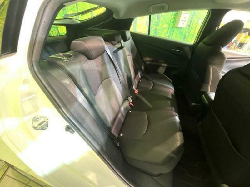 PRIUS-8
