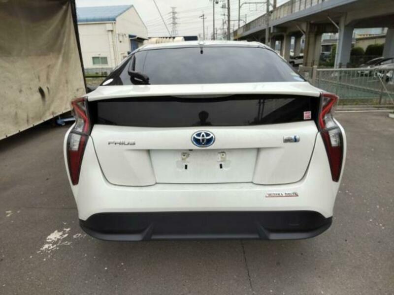 PRIUS-4