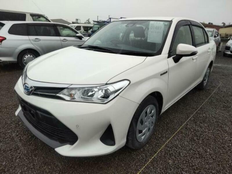 TOYOTA　COROLLA AXIO
