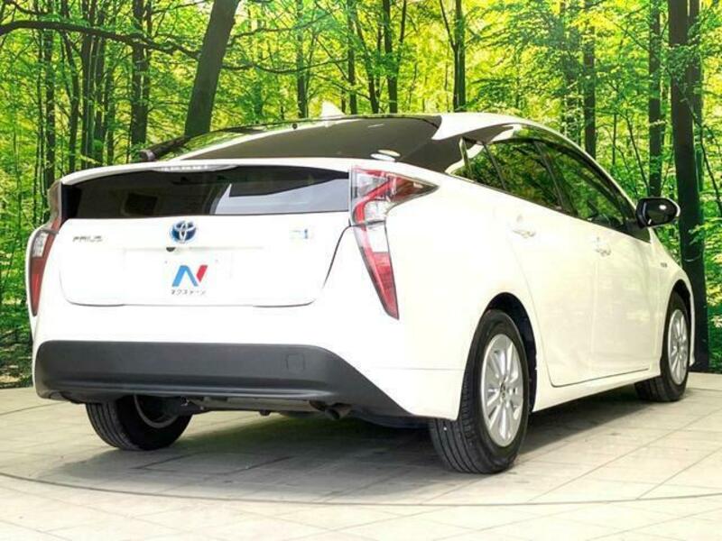 PRIUS-16