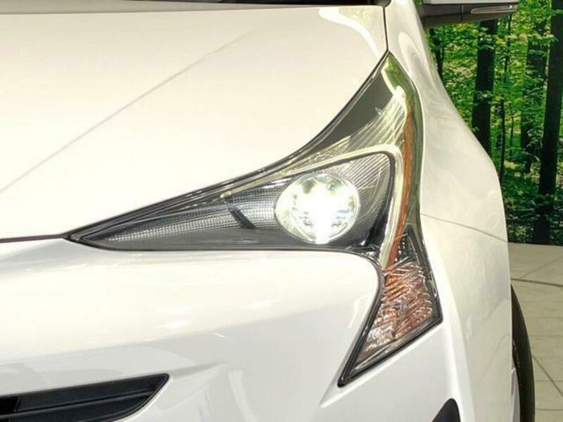 PRIUS-11