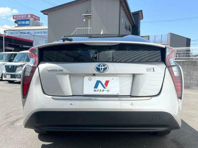 PRIUS-16