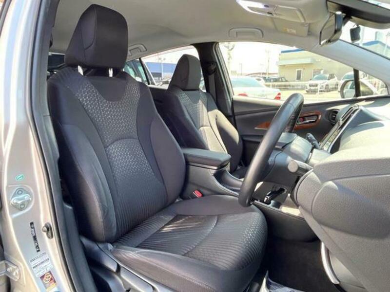PRIUS-11
