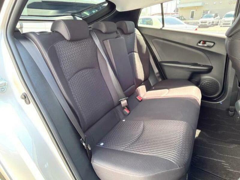 PRIUS-12
