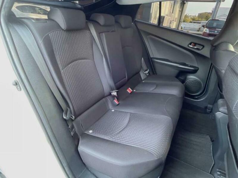 PRIUS-8