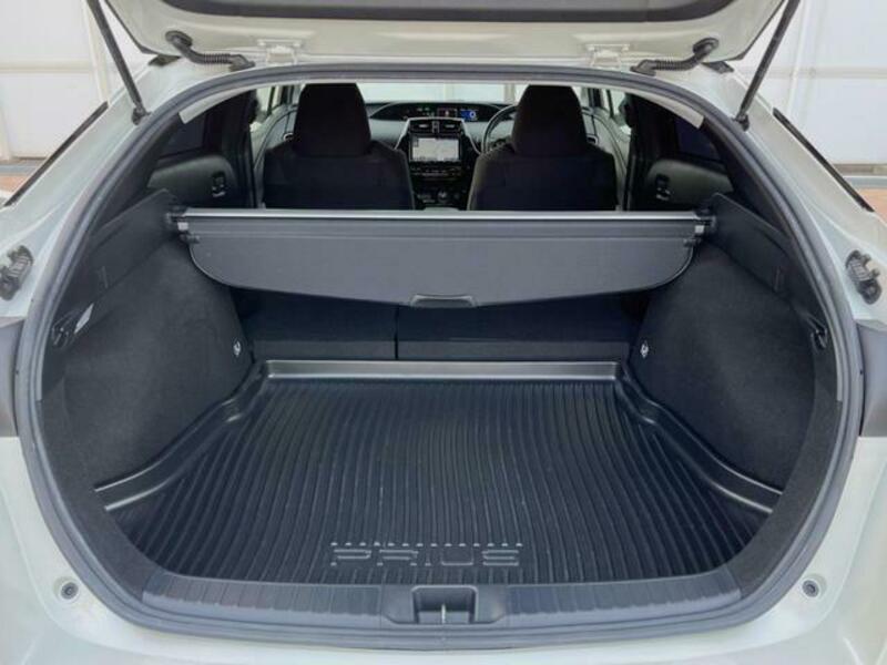 PRIUS-9