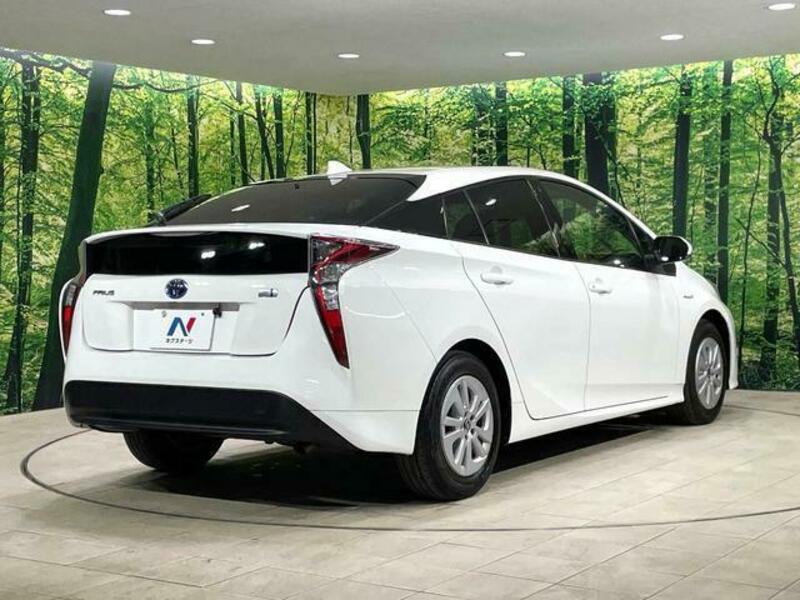 PRIUS-17