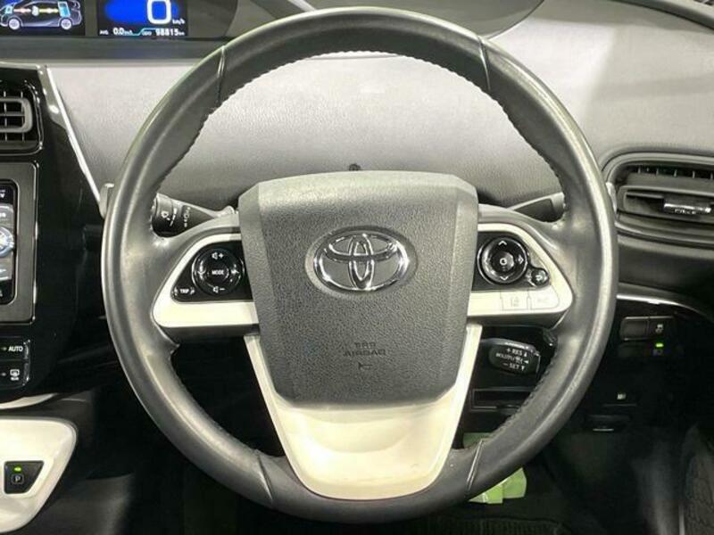 PRIUS-11