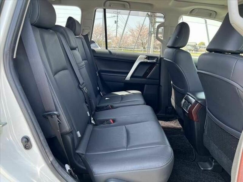 LAND CRUISER PRADO-17