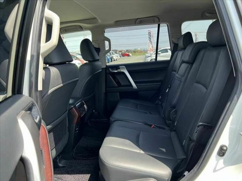 LAND CRUISER PRADO-18