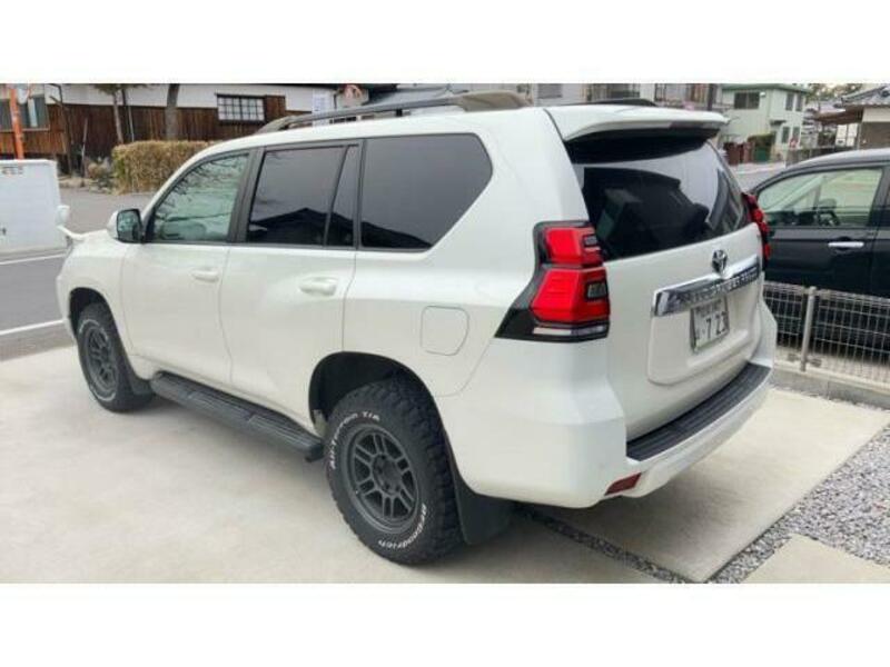 LAND CRUISER PRADO-9