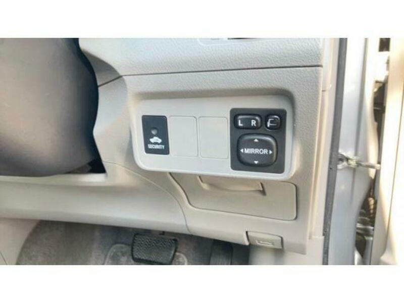 COROLLA AXIO-16