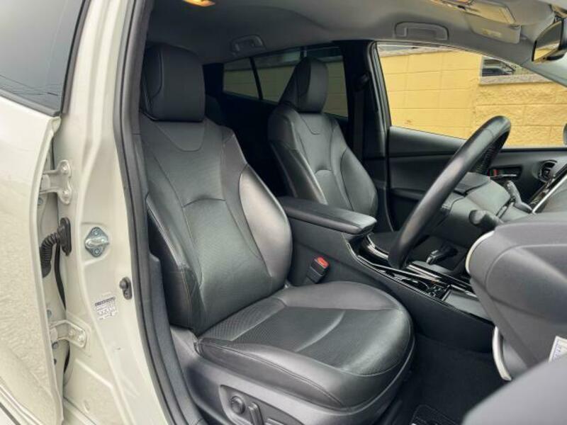 PRIUS-12
