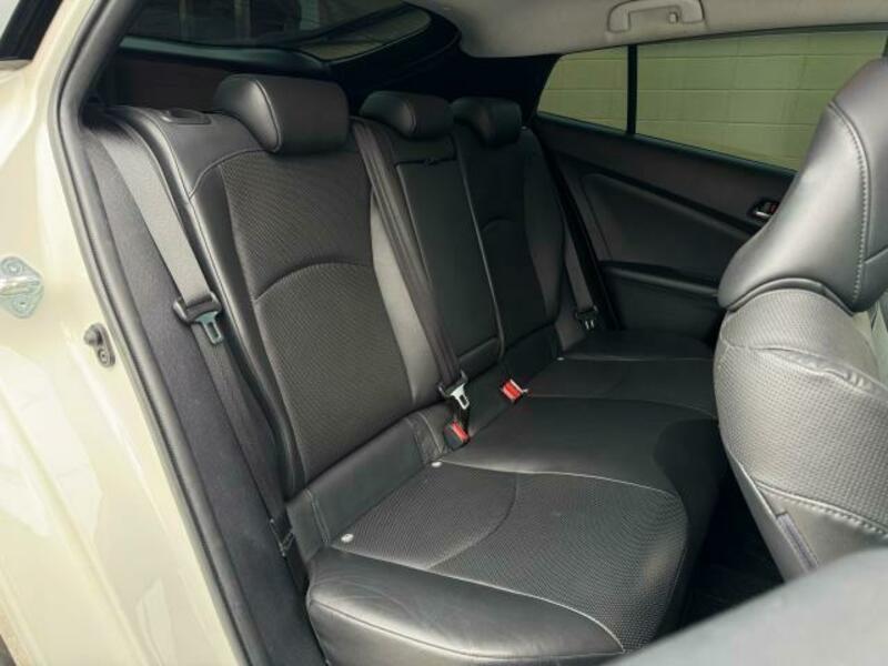 PRIUS-13