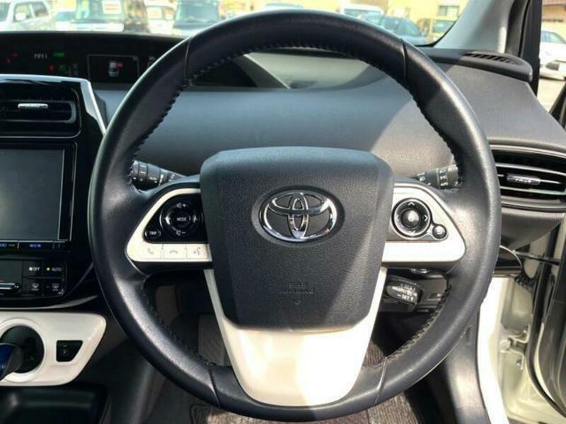 PRIUS-8