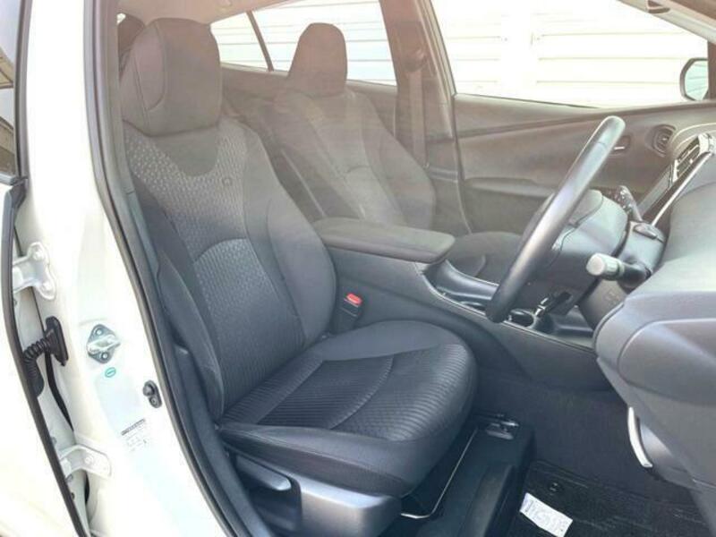 PRIUS-9