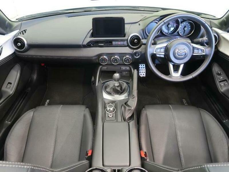ROADSTER-1