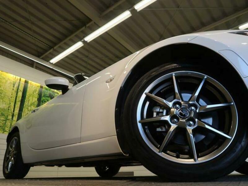 ROADSTER-12