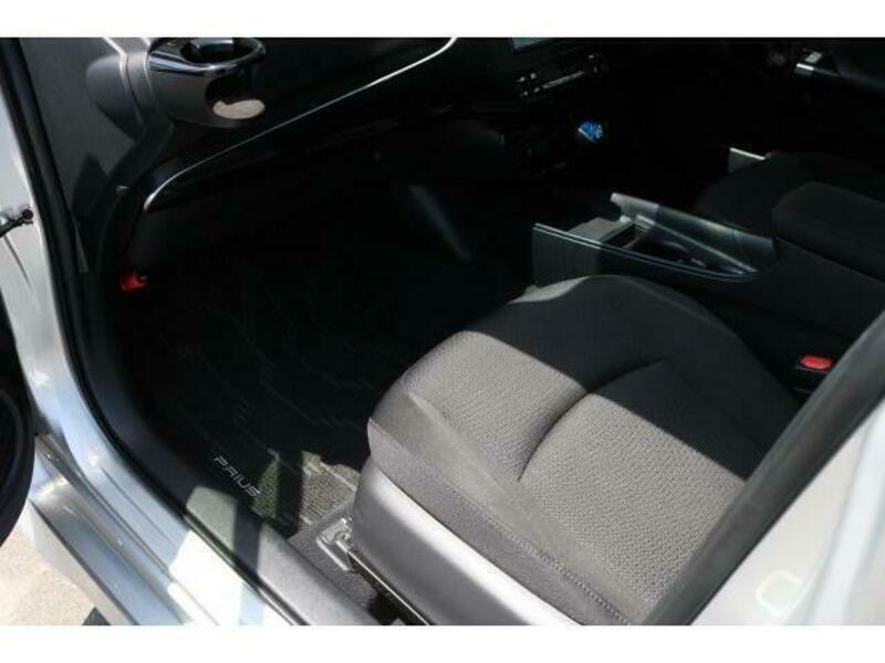 PRIUS-11