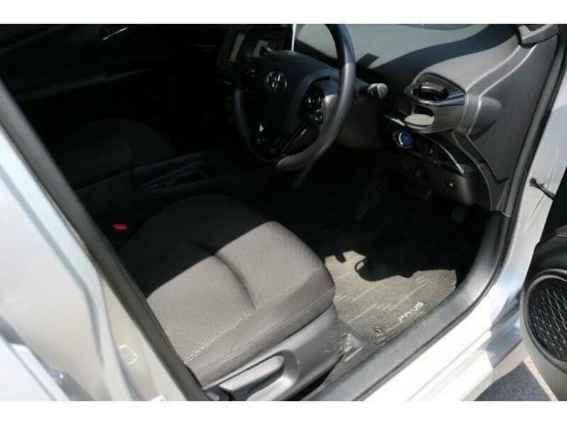 PRIUS-12