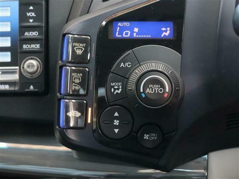 CR-Z-11