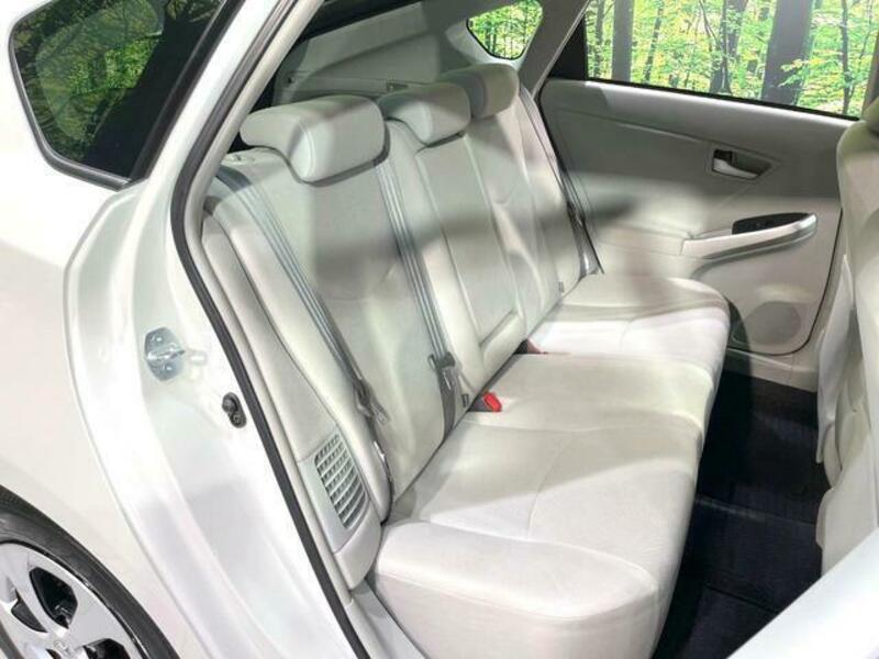 PRIUS-9