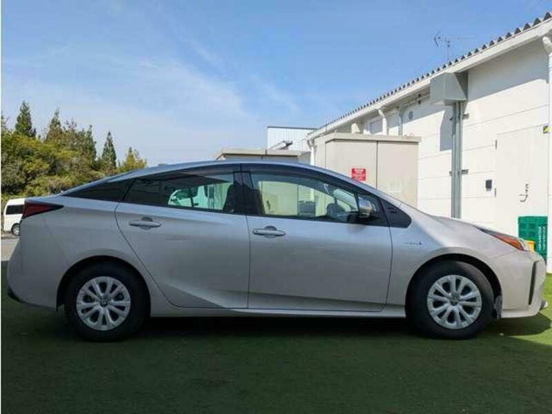 PRIUS-16