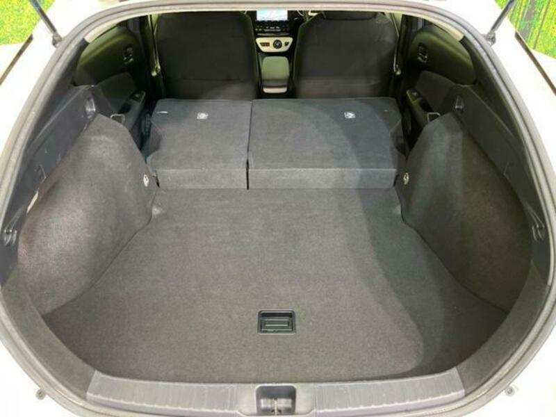 PRIUS-9