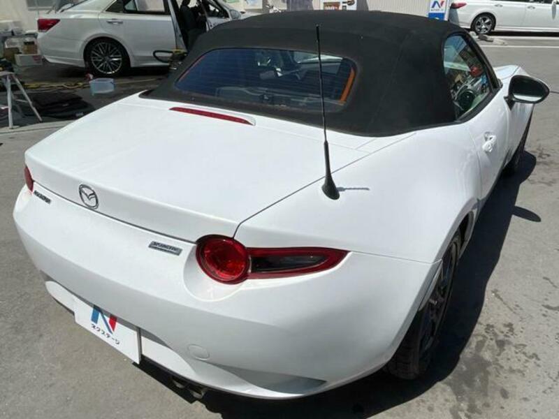 ROADSTER-17