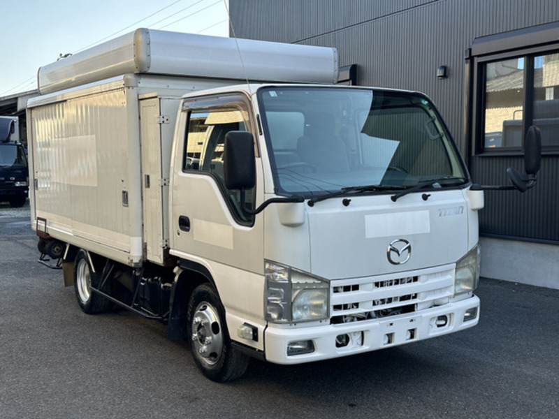MAZDA TITAN