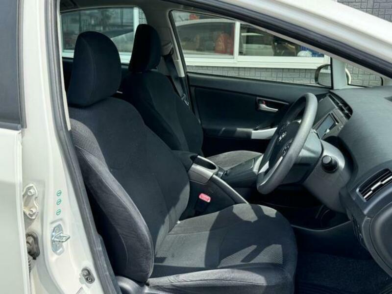 PRIUS-9