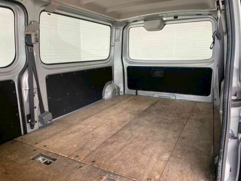 NV350 CARAVAN-9