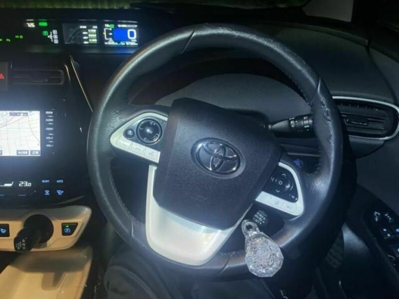 PRIUS-17